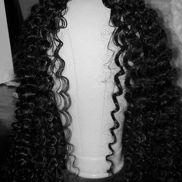22 inch SYNTHETIC  Wig - Picture 2 of 6